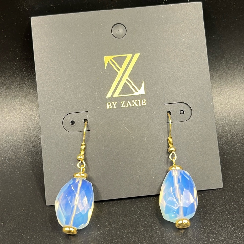 Z BY ZAXIE Iridescent earrings new on card